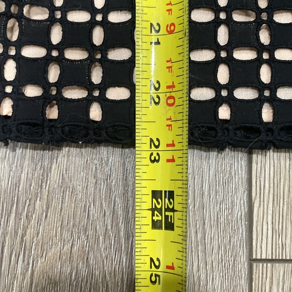 J CREW Black Ruffle Eyelet One Shoulder Top Sz 4 - Picture 14 of 16